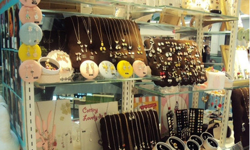 创业开家小饰品店